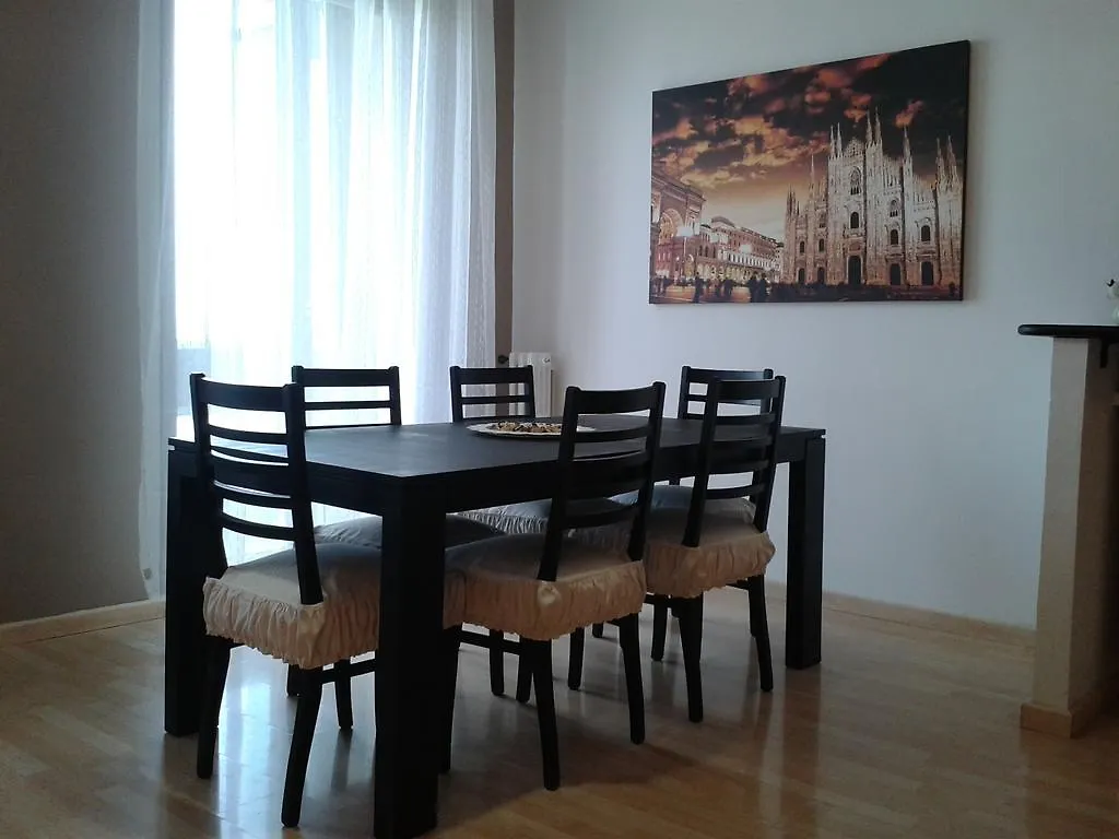 Milan Certosa 3 Bedrooms Διαμέρισμα