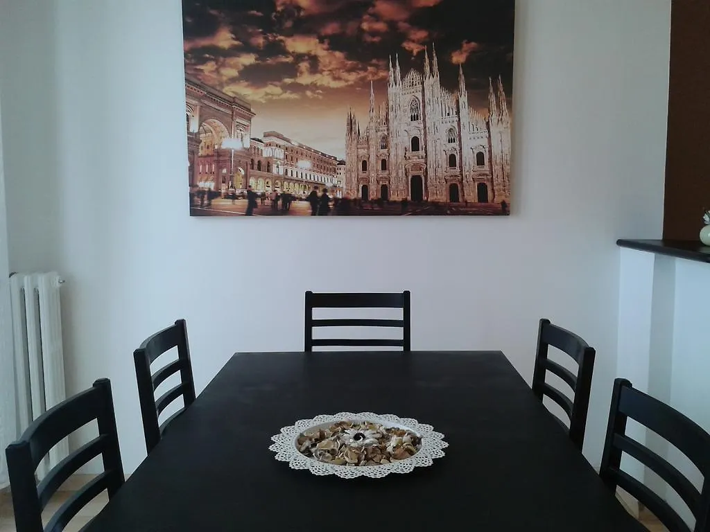 Milan Certosa 3 Bedrooms 0*,