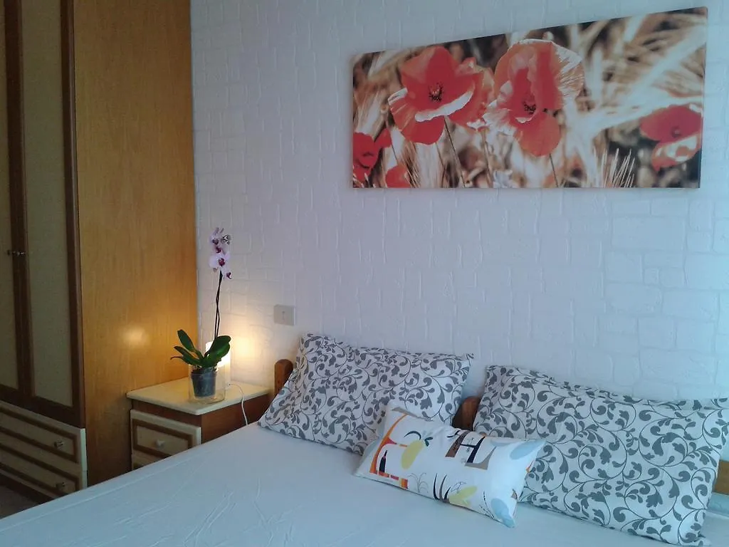 Milan Certosa 3 Bedrooms 0*,  İtalya