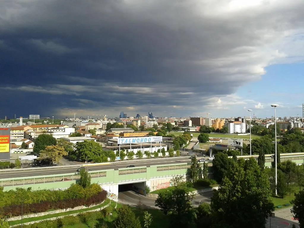 Daire Milan Certosa 3 Bedrooms İtalya